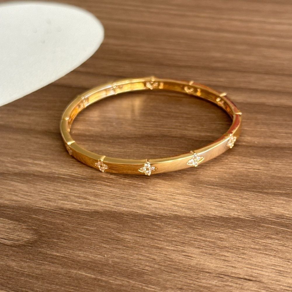 Diamond star bangle Q744 - Picture 4 of 7